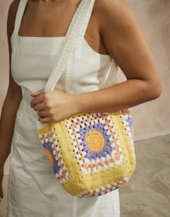 Cosmo Tote Bag Crocheted In Sirdar Stories DK - Digital Version 10750 -Black Sheep Wool 10750c ab8eebc4 9899 482d b1bb 8e3d216e3245