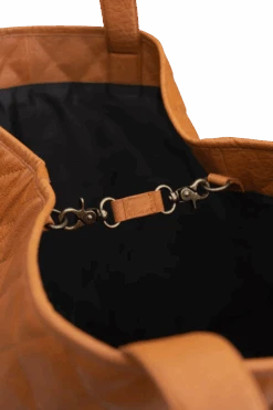 Muud Betsy XL Shopper - Whisky 8 Muud Betsy XL Shopper - Whisky -Black Sheep Wool Betsy XL News QB 4439R2 Whisky 5 720x 41e64184 d28d 4598 9103 82ff4857ec33