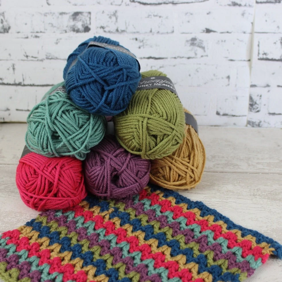 Chunky Monkey Classic Blanket In Scheepjes Chunky Monkey 5 Chunky Monkey Classic Blanket In Scheepjes Chunky Monkey - Image 3