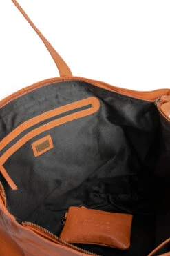 Muud Laura Bag - Whisky -Black Sheep Wool Laura Weekend Bag Living QB 4395R3 Whisky 13 720x ba2d7529 5e4b 4b80 bab0 566b67a7ebd3