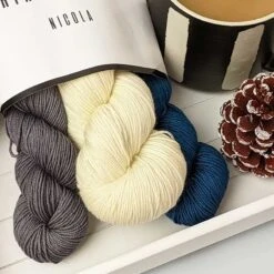 Betwixtmas Shawl 2022 - Nicola In Urth Betwixed Merino - By Urth Yarns 13 Betwixtmas Shawl 2022 - Nicola In Urth Betwixed Merino - By Urth Yarns -Black Sheep Wool Nicola 3