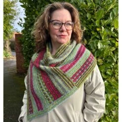 Lampas MAL - Rose - By Lisa Richardson In Rowan Fine Tweed Haze Dk -Black Sheep Wool Rose4