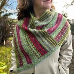 Lampas MAL - Rose - By Lisa Richardson In Rowan Fine Tweed Haze Dk -Black Sheep Wool Rose6