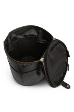 Muud Saturn Knitting And Crochet Project Bag - Black 7 Muud Saturn Knitting And Crochet Project Bag - Black -Black Sheep Wool Saturn Project Bag knit QB 2530R5 Black 17 720x 007037bf 698a 4bfd 821e 7ad214b7884f