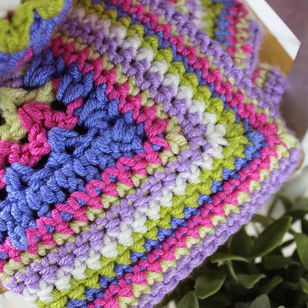 Chunky Monkey V-Stitch Blanket In Scheepjes Chunky Monkey 5 Chunky Monkey V-Stitch Blanket In Scheepjes Chunky Monkey - Image 4