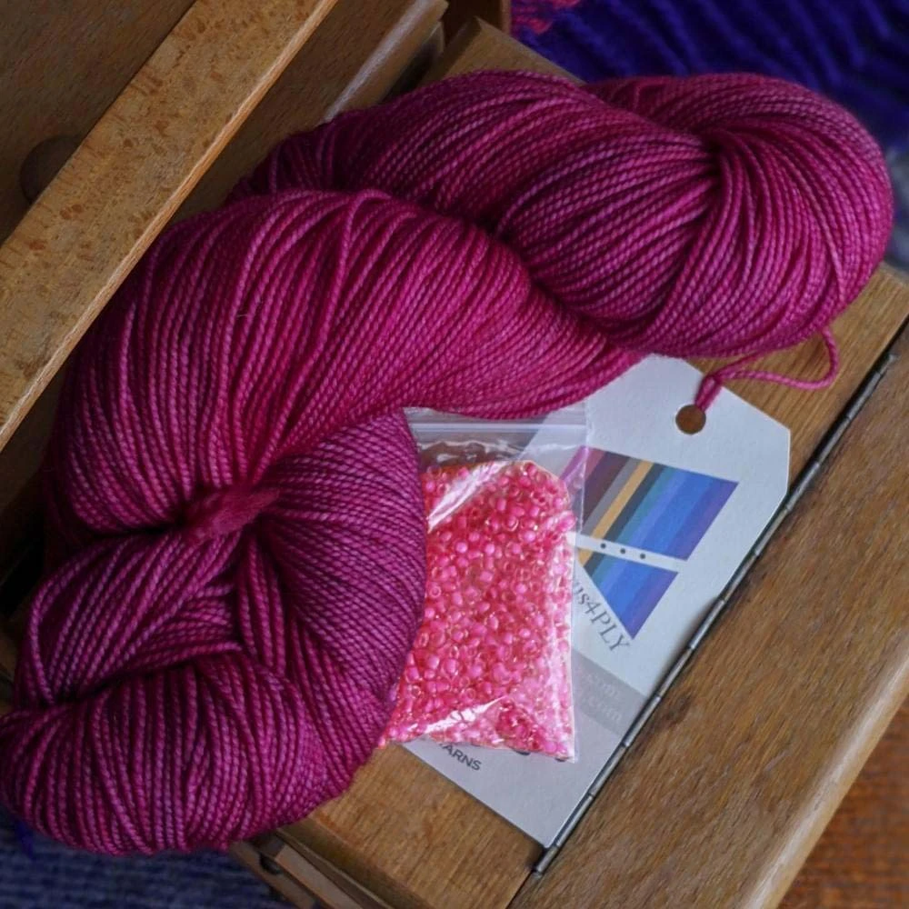 Leave These To Me Fingerless Mitts - Pack In Fyberspates Vivacious 4ply - Mixed Magentas 3 Leave These To Me Fingerless Mitts - Pack In Fyberspates Vivacious 4ply - Mixed Magentas