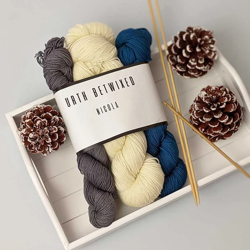 Betwixtmas Shawl 2022 - Nicola In Urth Betwixed Merino - By Urth Yarns 4 Betwixtmas Shawl 2022 - Nicola In Urth Betwixed Merino - By Urth Yarns - Image 2